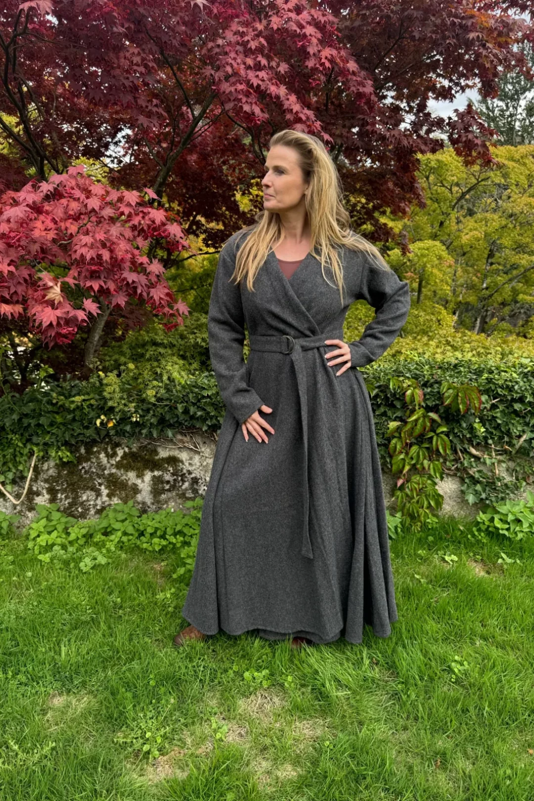 eye-of-awareness-hekatey-cloak-with-pockets-soft-wool-grey