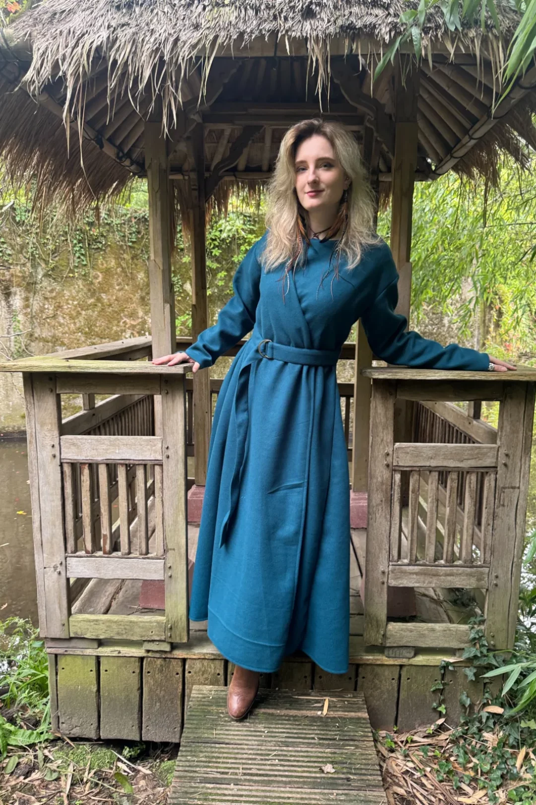 eye-of-awareness-hekatey-cloak-with-pockets-soft-woolmix-blue