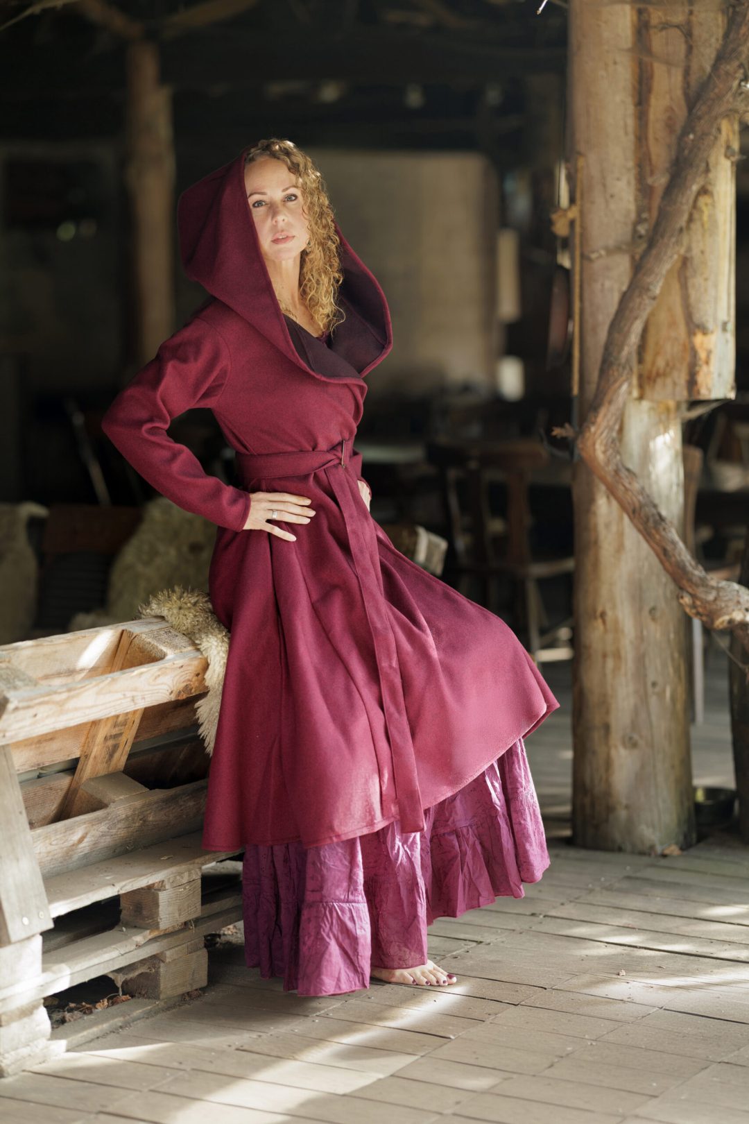 eye-of-awareness-red-hooded-wool-look-jacket_0