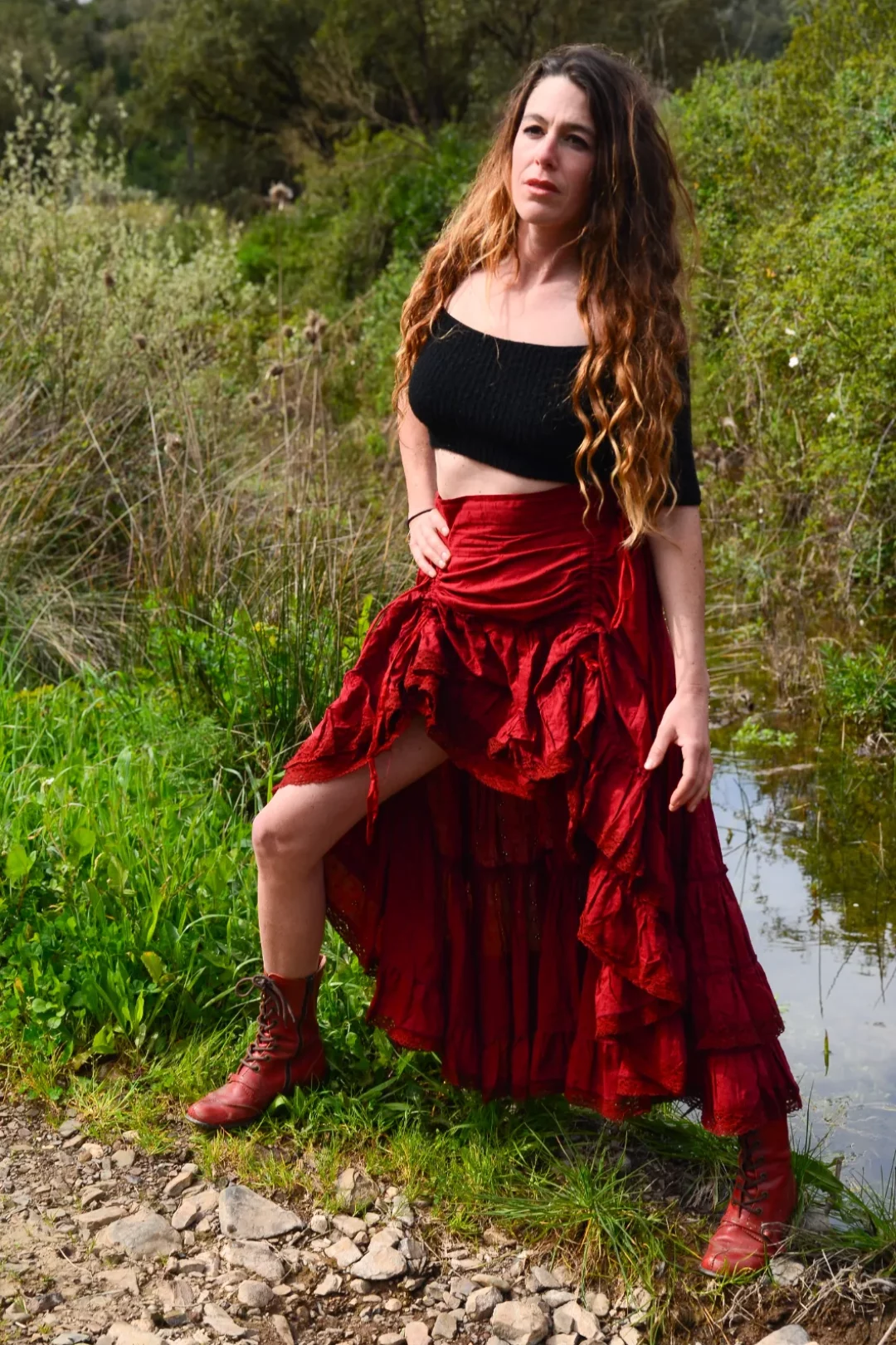 eye-of-awareness-red-lolita-skirt-high-low-rot-rood-red-embroidery-cotton-spitze-kant-pirate-rok-fantasy-mittelalter-spectaculum-mps-kleider-naturmode-fairtrade-fashion-2